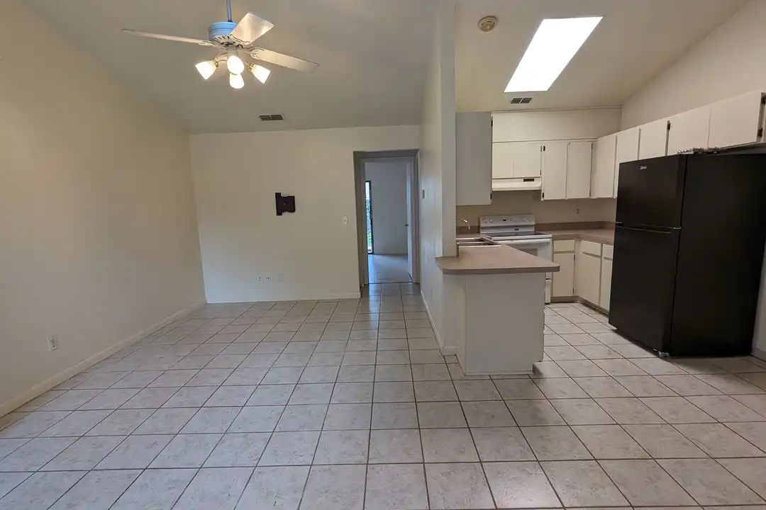 2848 SW 39th Ave - View 3