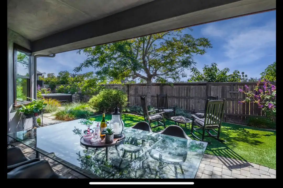 7 Baker Ln - More