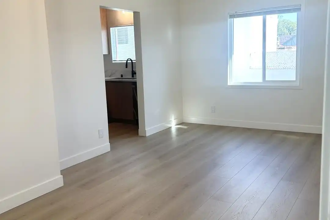 830 Raleigh St unit B - View 2