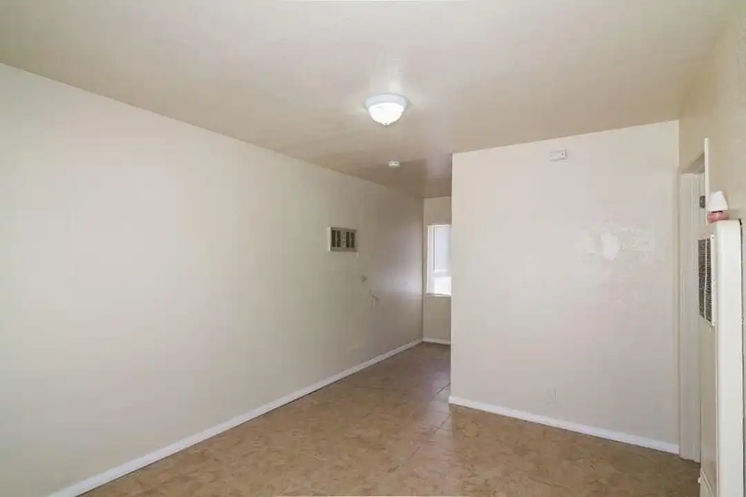 2634 Desert St #8 - View 3