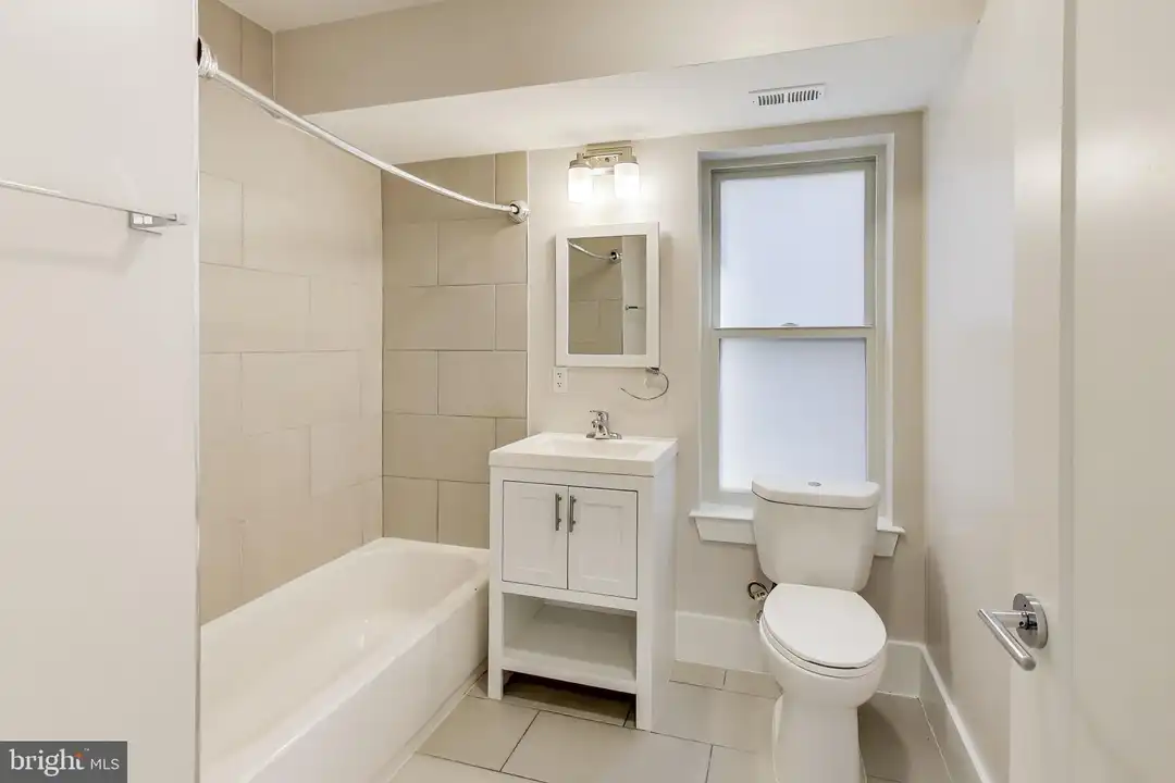 Apartment in Washington, Brookland - View 4