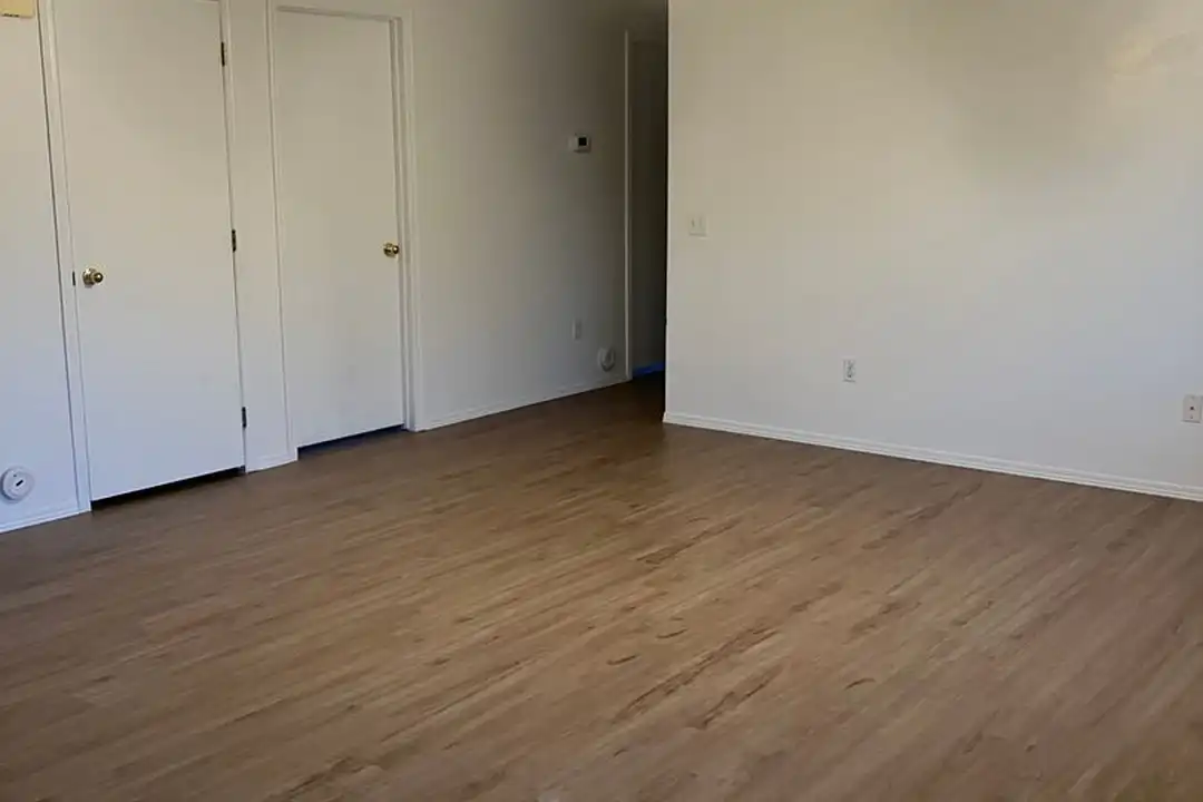 903 E White Birch Ave unit B - View 5