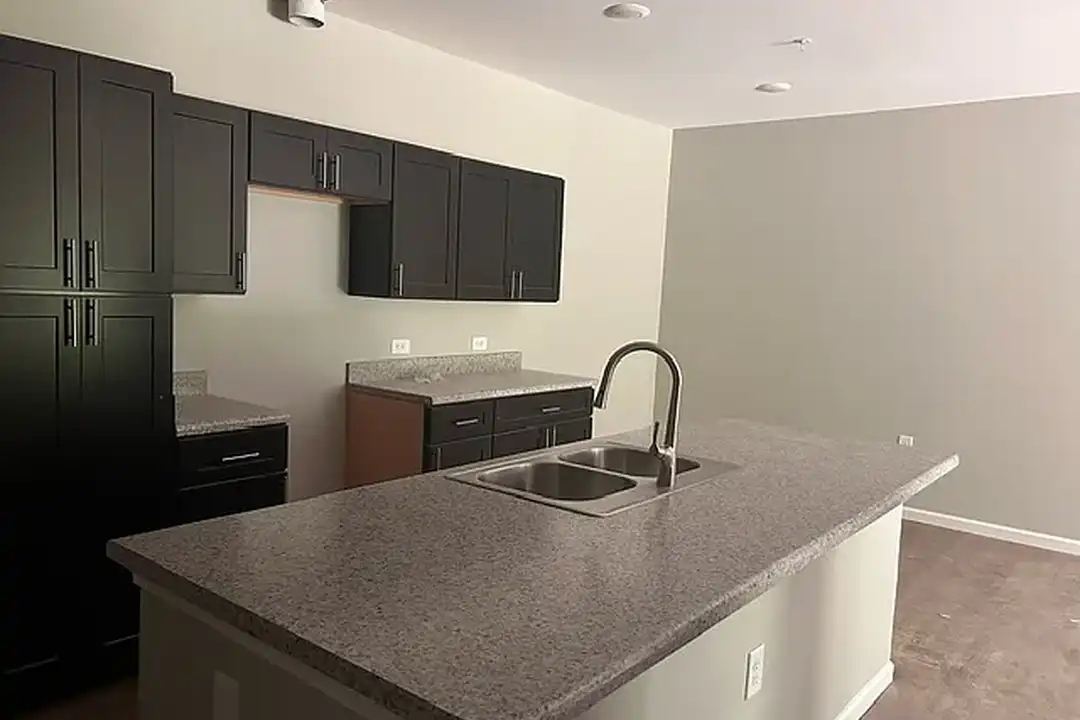 Lakeview Terrace Apartments – photo 1