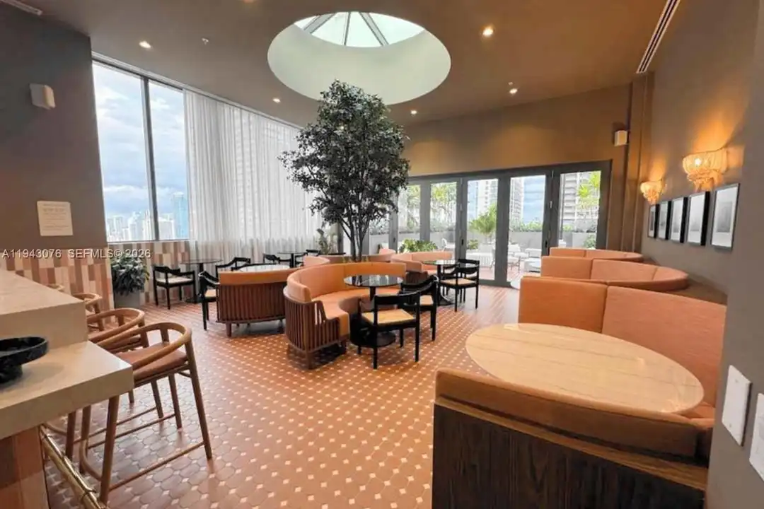 601 N Miami Ave unit 901 - Viac