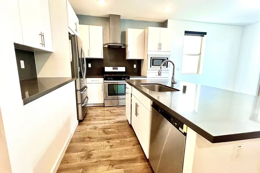 484 Tailoff Ln - View 2