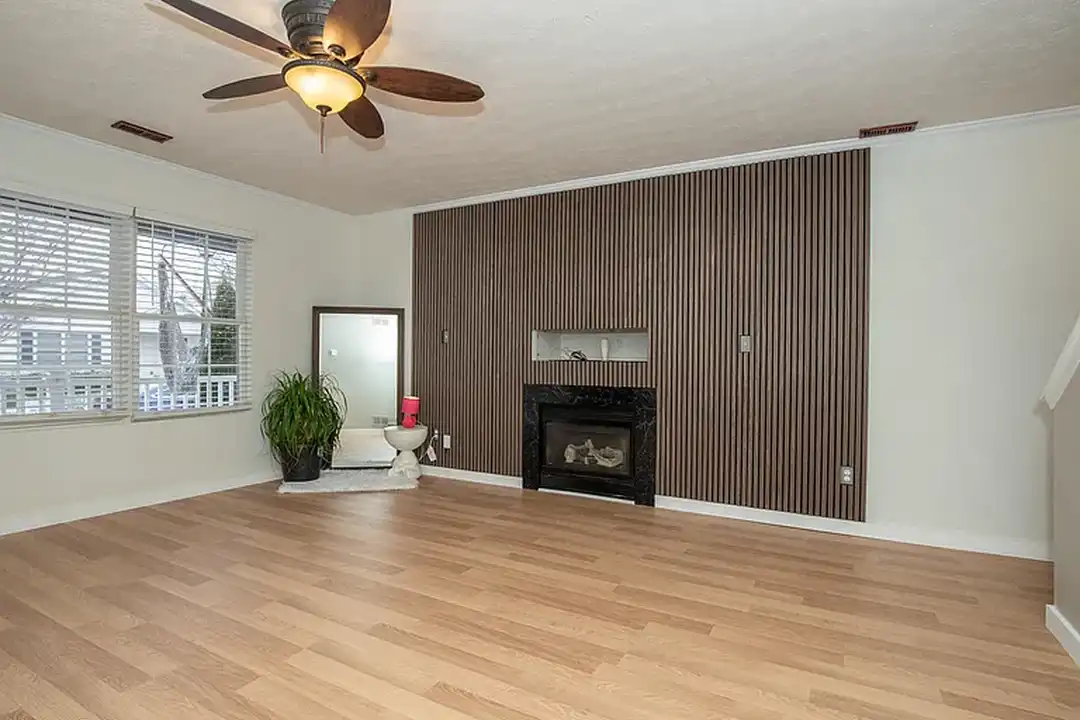 5925 Brandon Dunes Dr – pohled 4