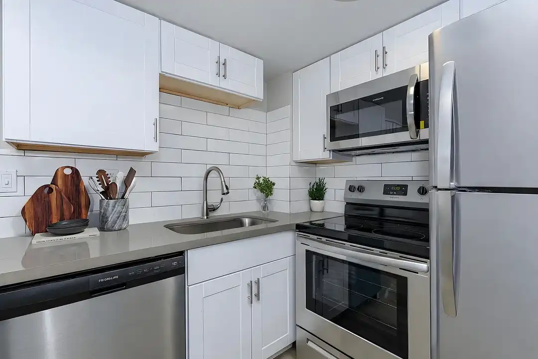Nines at Lakeside - 999 E Baseline Rd - Tempe, AZ | Rent.