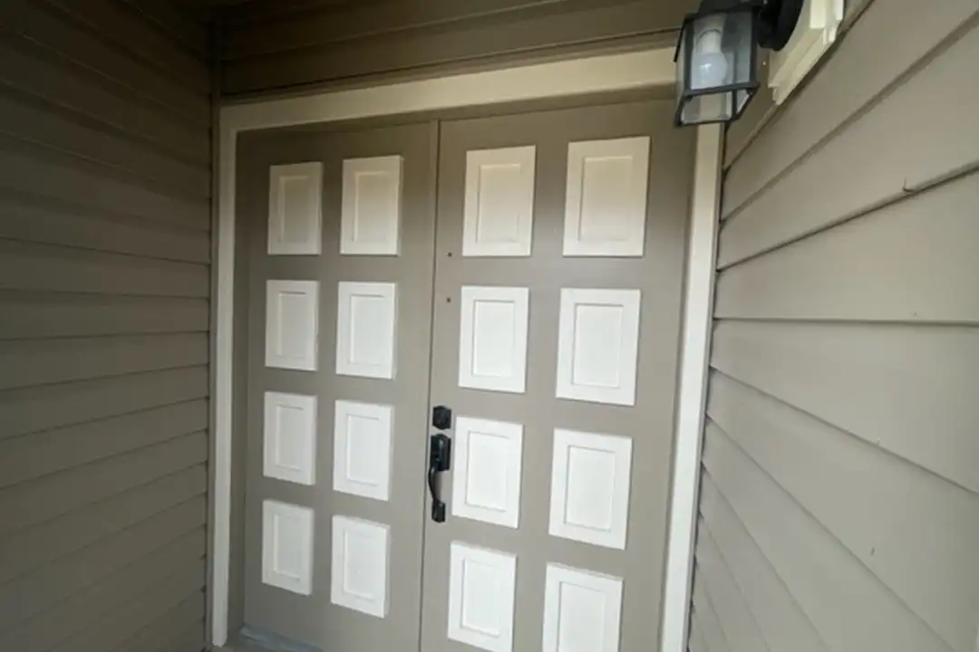 838 Saddlebrook Dr - View 3