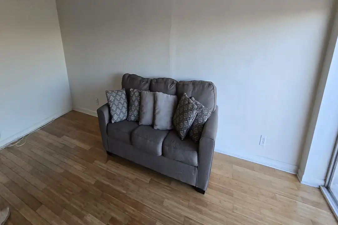 1271 Poplar Ave #906 – pohled 2
