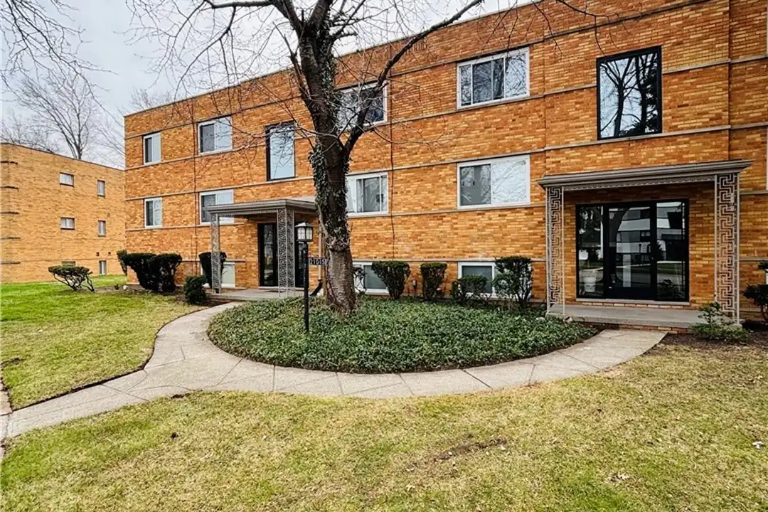 21045 Southbend Cir unit 3 – photo 1