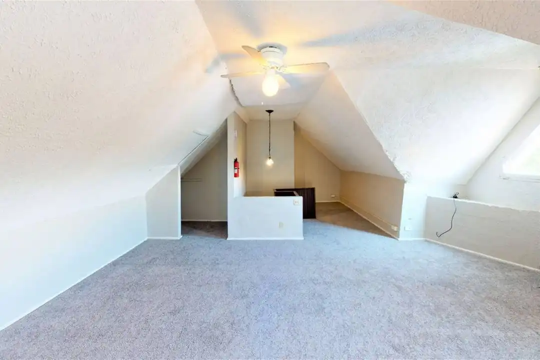 426 Ada St - View 6