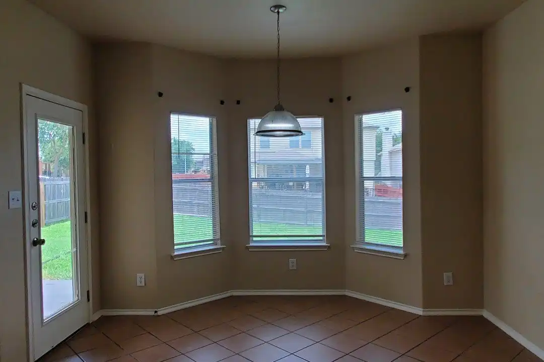 House in Converse - View 5