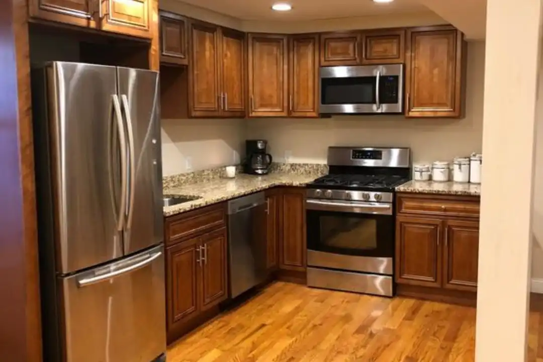 160 Locust St unit 1 – photo 1 of 7