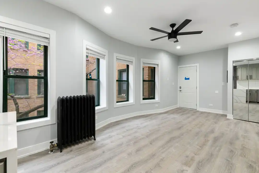 7736 N Eastlake Terrace unit 7738-2E – pohled 2