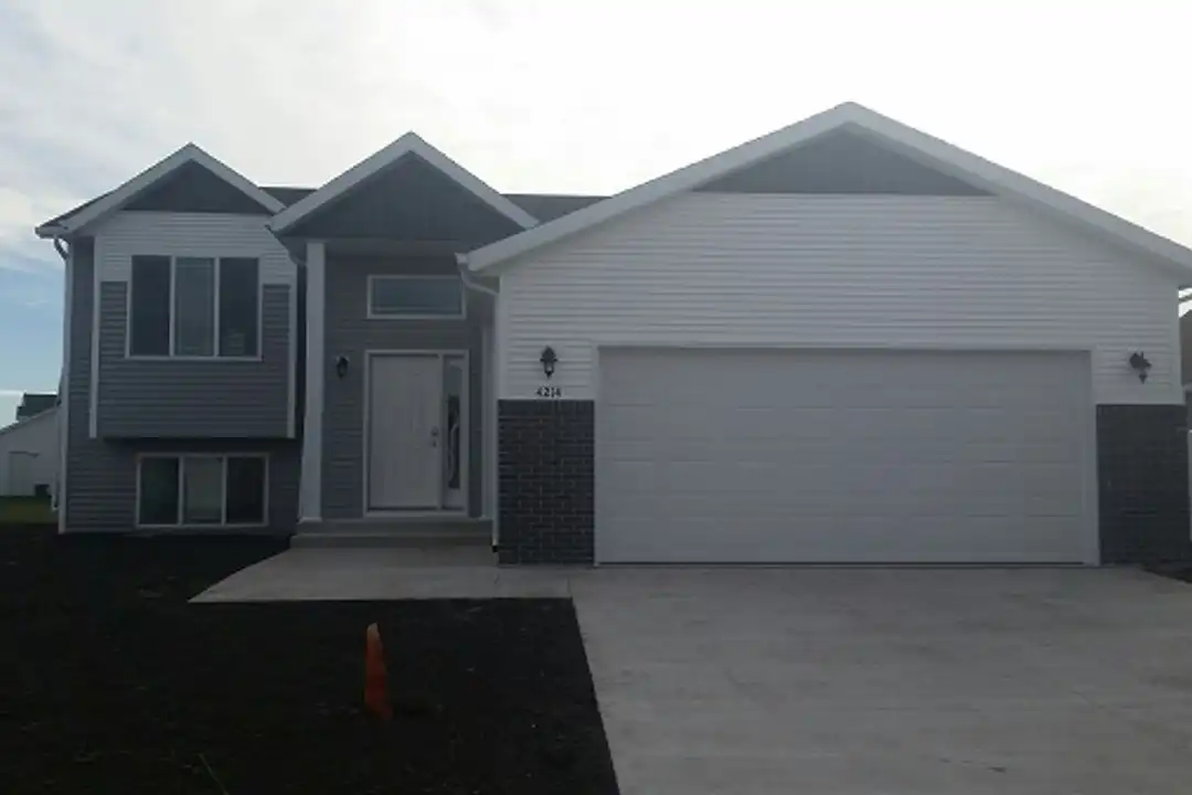 4214 15th St S – photo 1