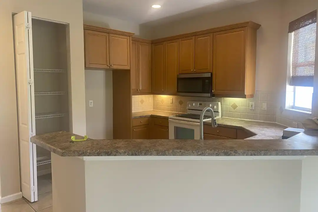 906 Mariner Bay Blvd - More
