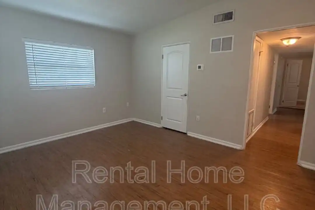 503 Shannon Rd – pohled 5
