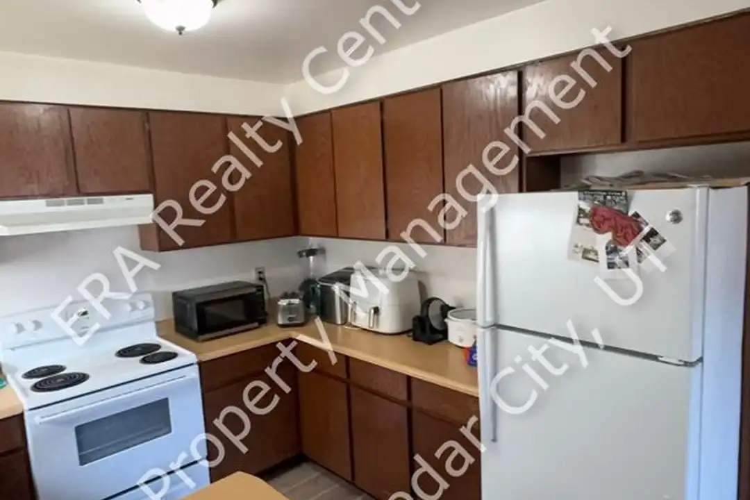 421 N 800 W unit # 3 - View 4