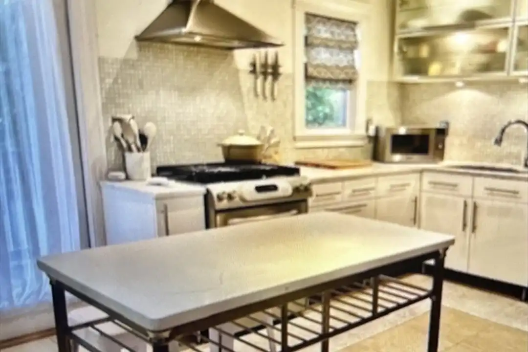 47 Rosemont St unit 2 - View 2