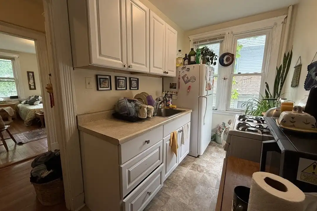 Apartment in Brighton, Cleveland Circle - View 3