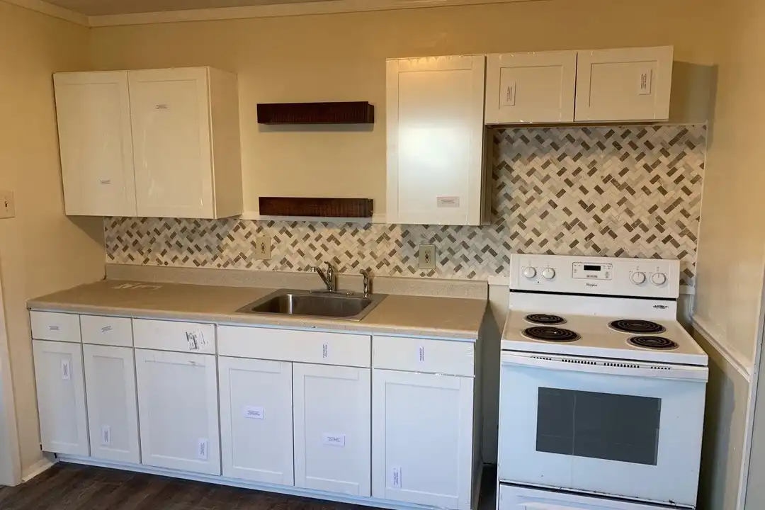 450 Cedar Dr - View 4