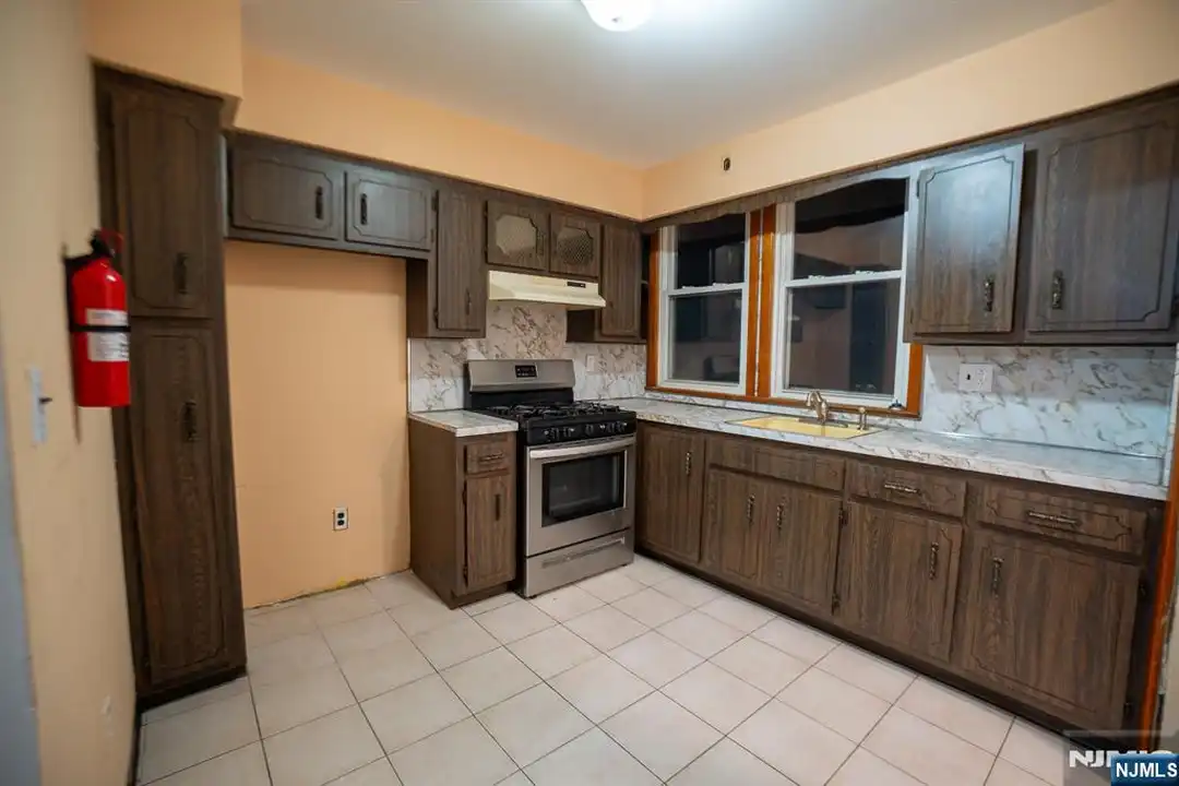 91 Halstead Ave unit 1 - View 6