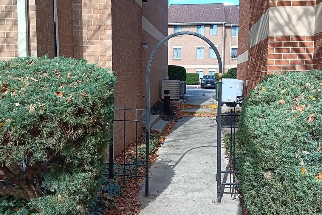 128 W Barre St unit R 34 - View 2