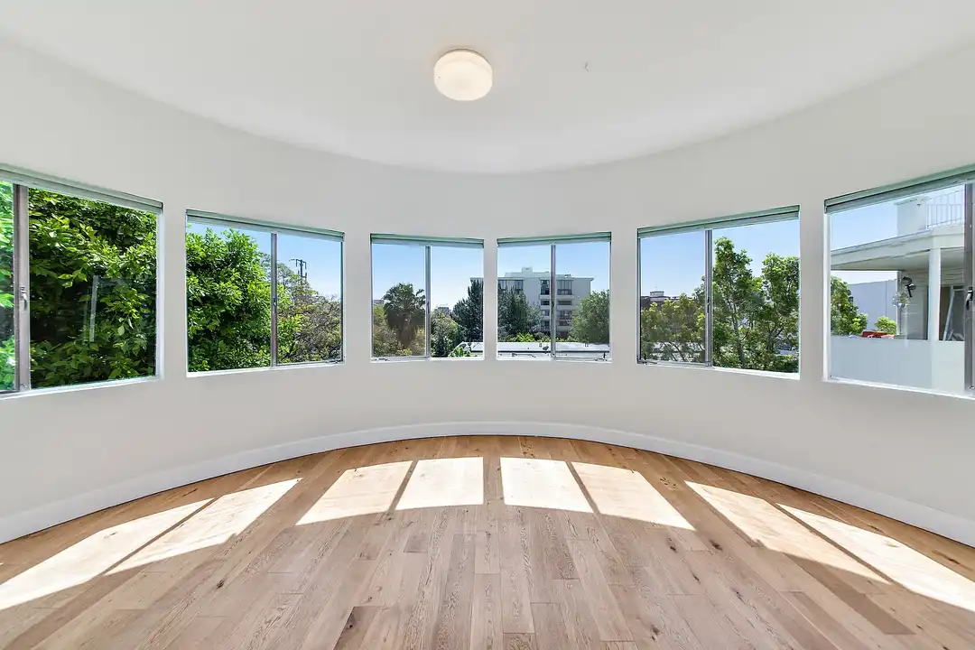 Oakhurst Moderne - More