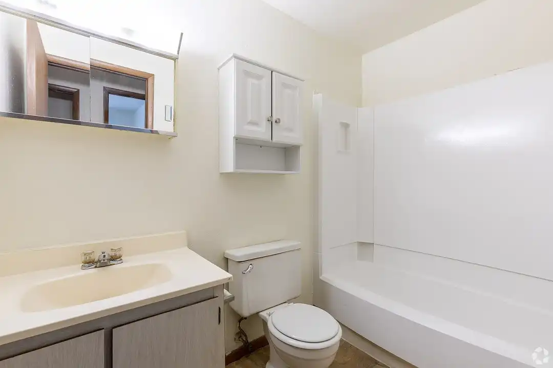 Parkside Apartments – photo 1 of 31