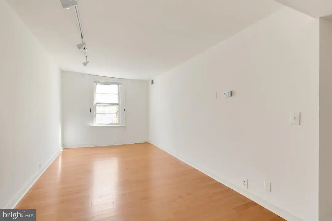 Apartment in Philadelphia - View 5
