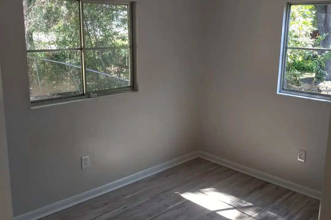 House in Tallahassee - View 2