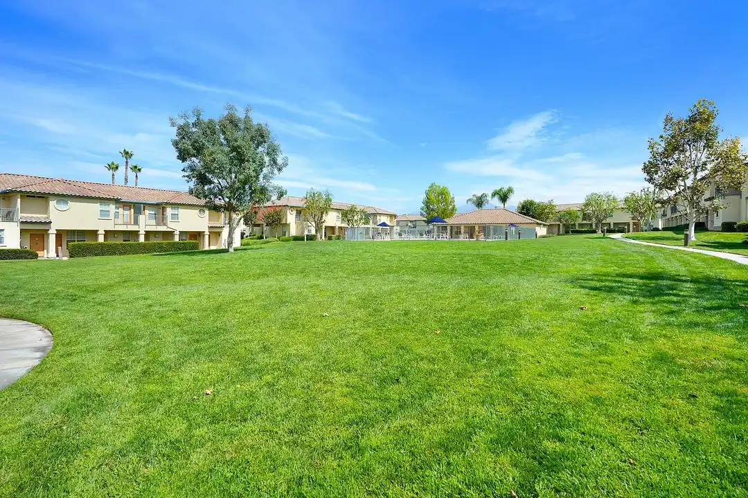 La Villa Apartments – photo 1