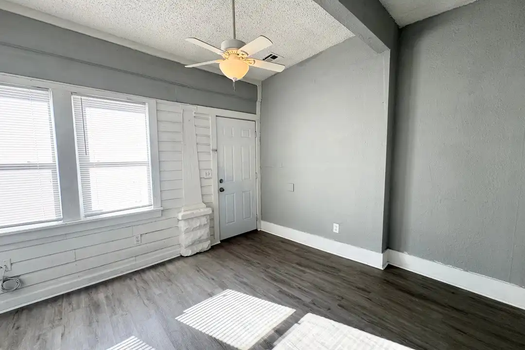 1119 NW 9th St unit A - View 5