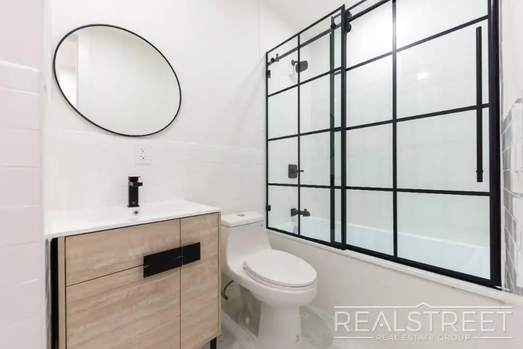 246 Vernon Ave #3 - View 6