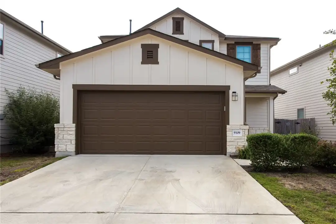 9109 Garnet Dr - View 2
