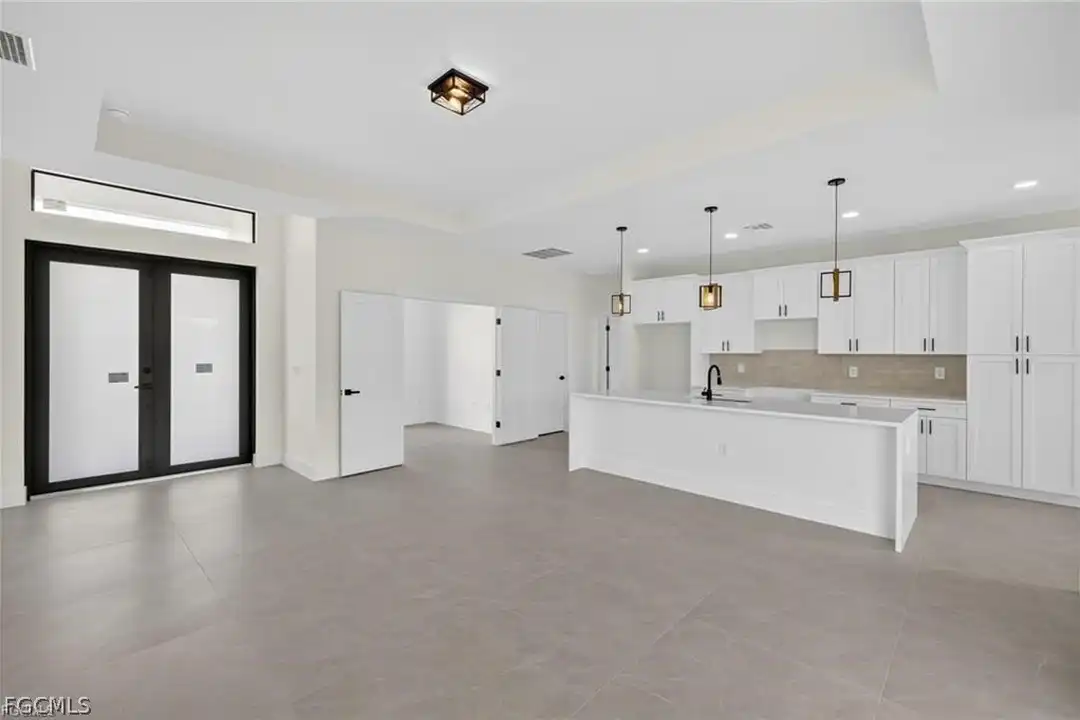 333 Pinehurst Ave - View 4