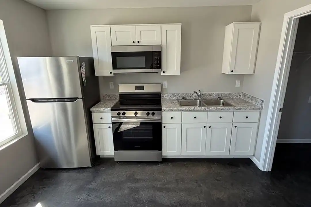 420 1st St E unit 420 Unit 6 – photo 1 of 7