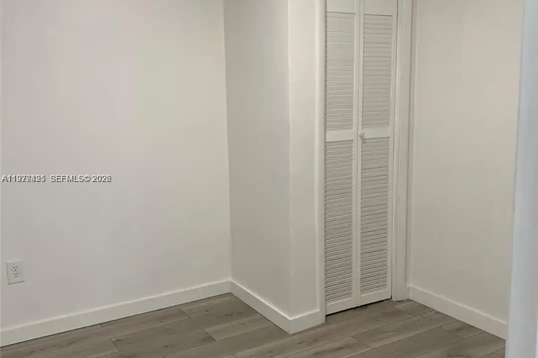 8295 NE Miami Ct unit 1 - View 5