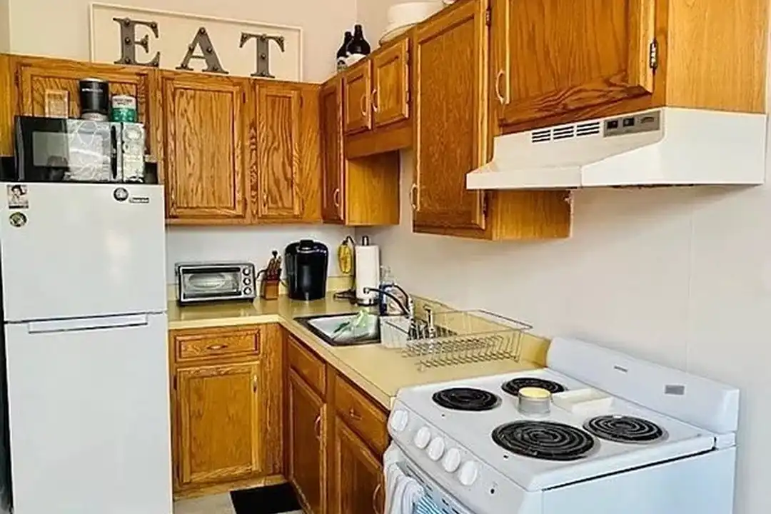 18 Cedar St unit 3 - View 4