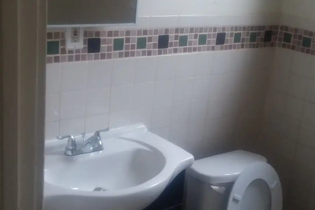 133 Schuyler Ave unit 1r - View 3