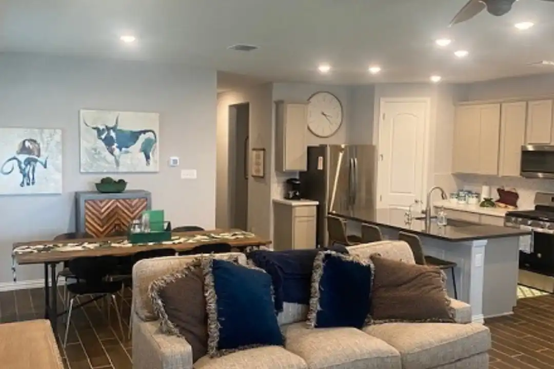 2220 Bluestem Bnd - View 4