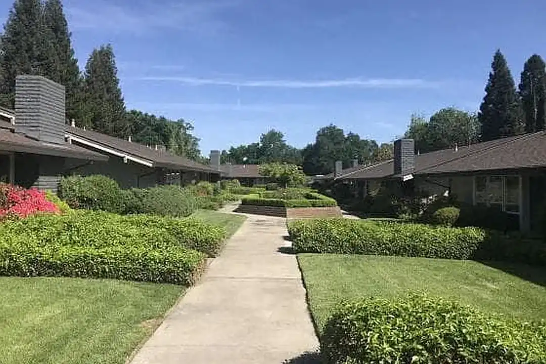 Apartment in Sacramento, Arden-Arcade - View 2