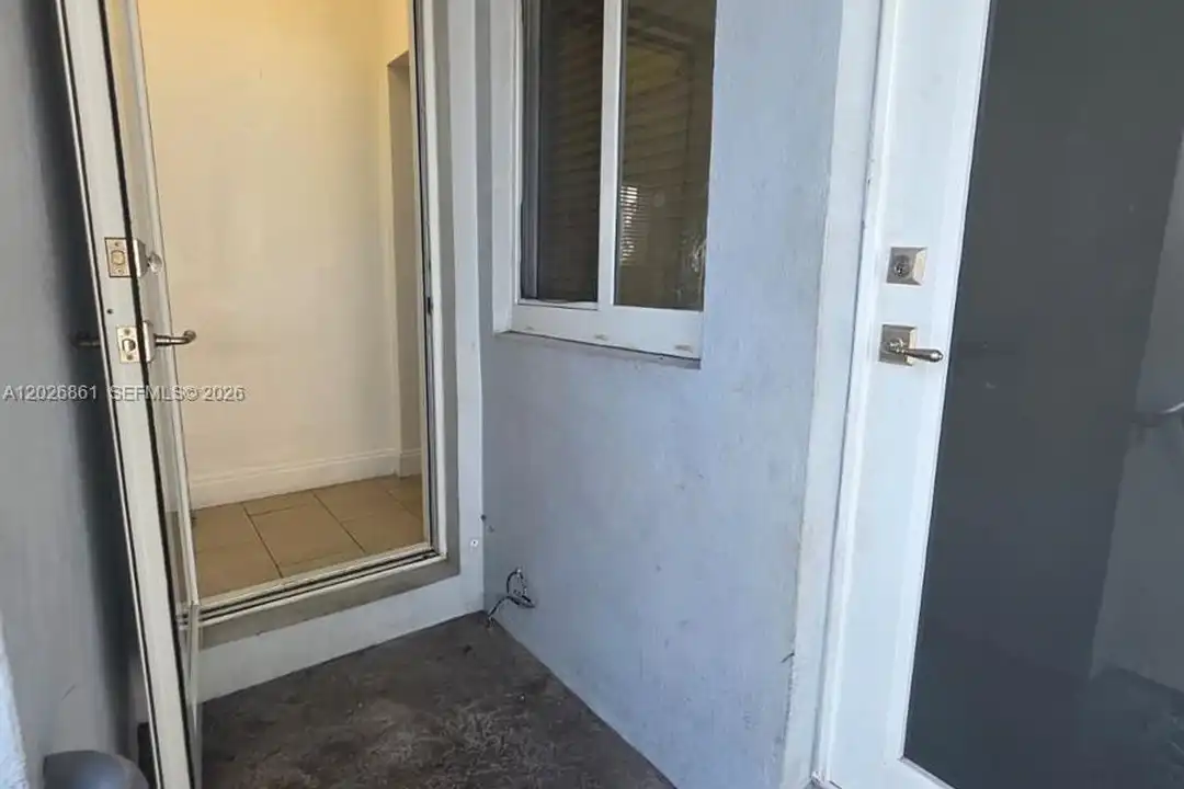 7155 Rue Notre Dame #6 - View 3