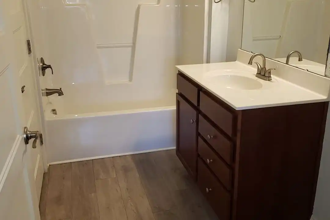 Apartment in Raleigh, Wake Crossroads - View 3