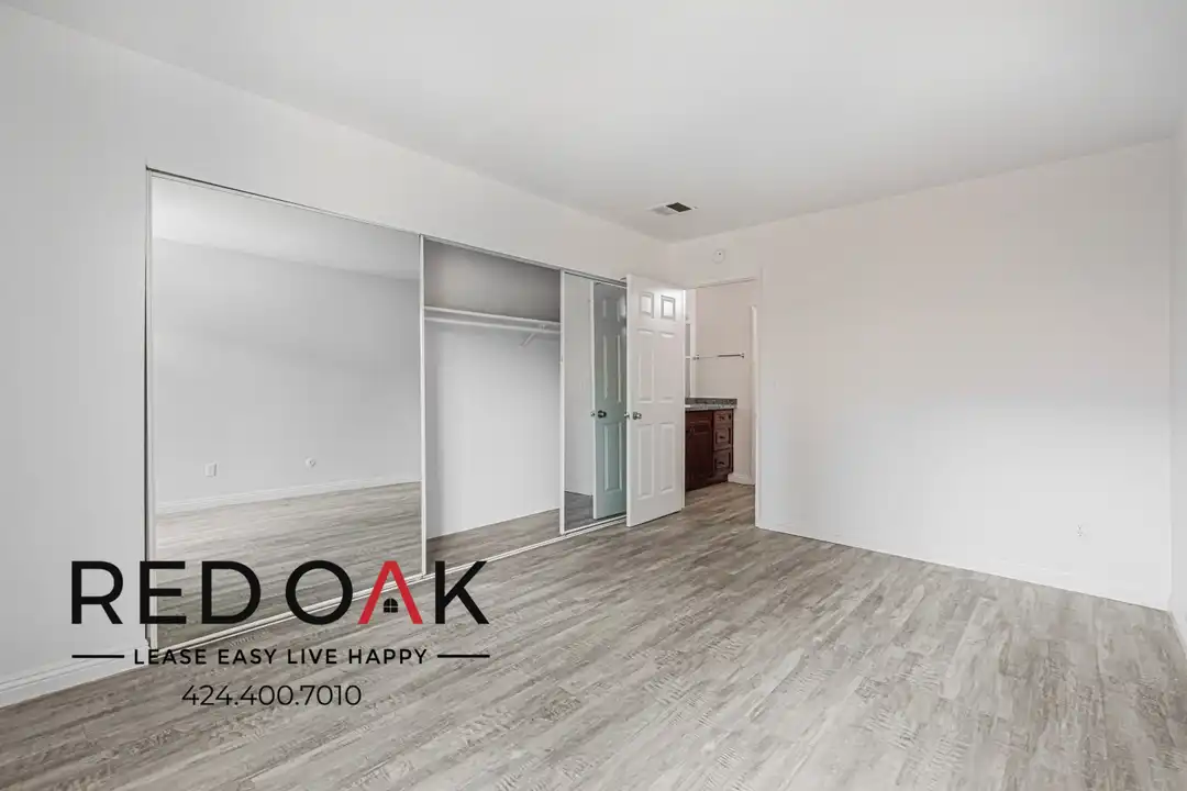 2900 W Lincoln Ave - View 6