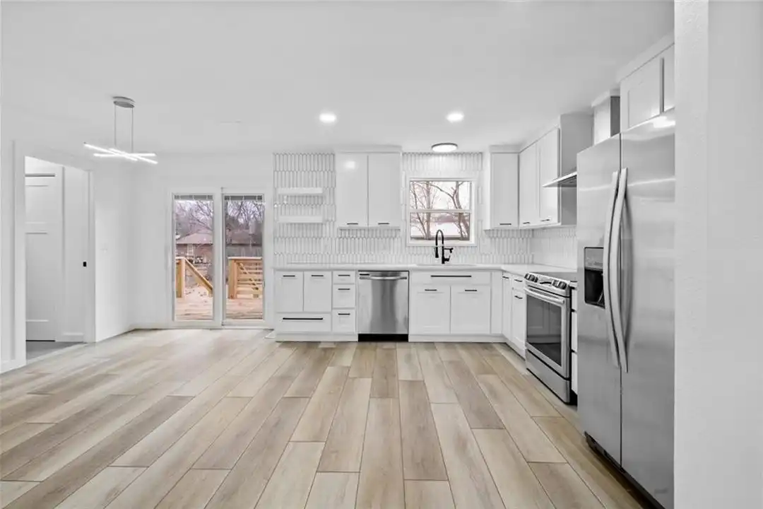 2205 Douglas St - View 4