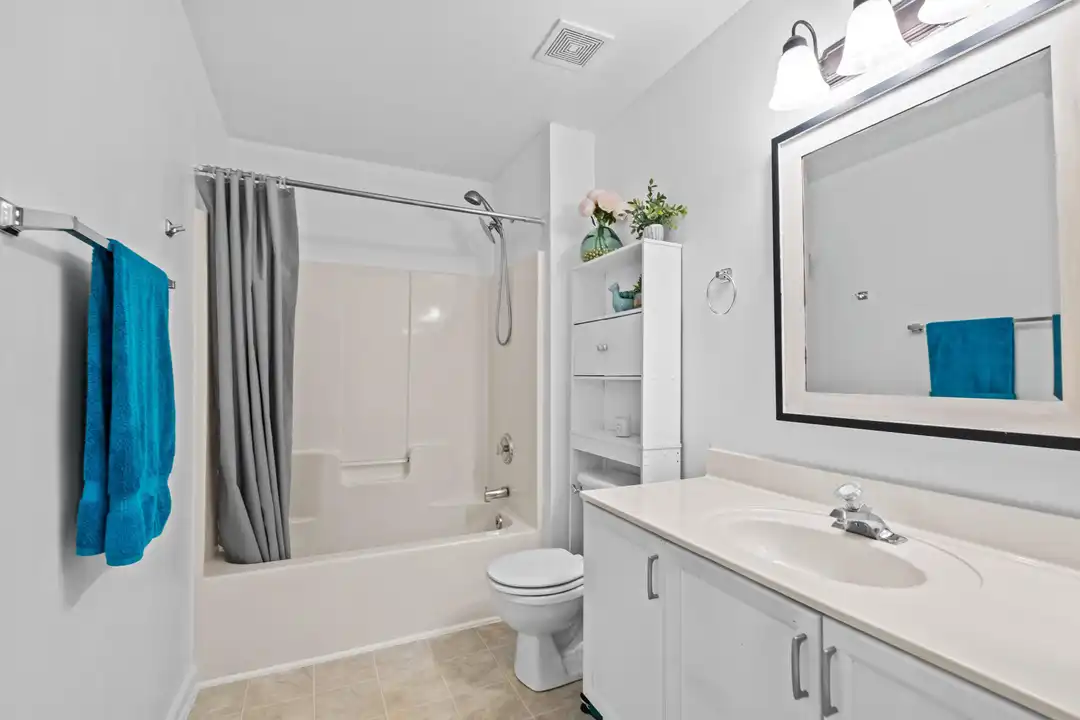 6601 Courtland St - More
