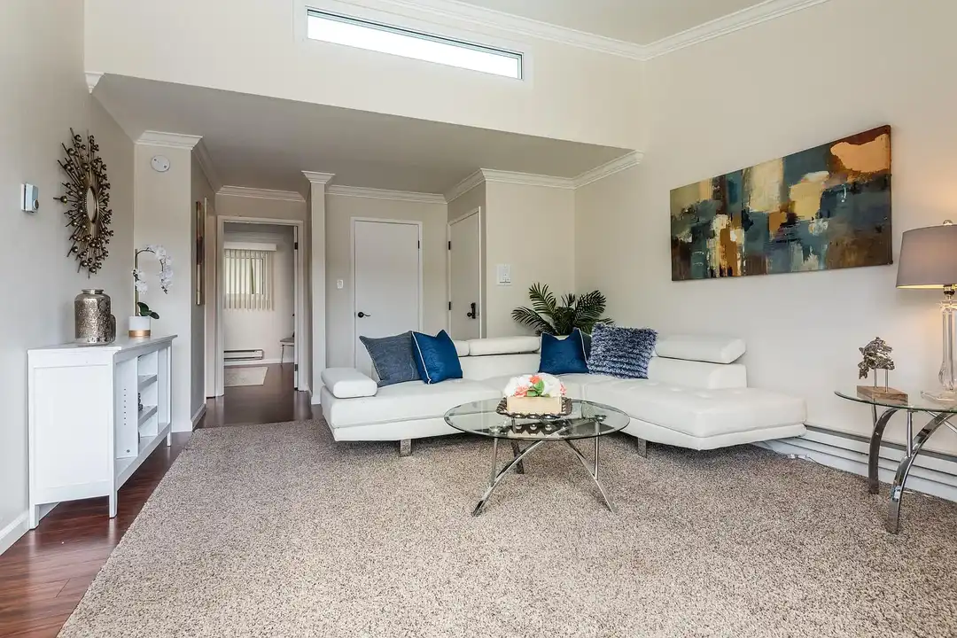 Peninsula View Apartments - View 3