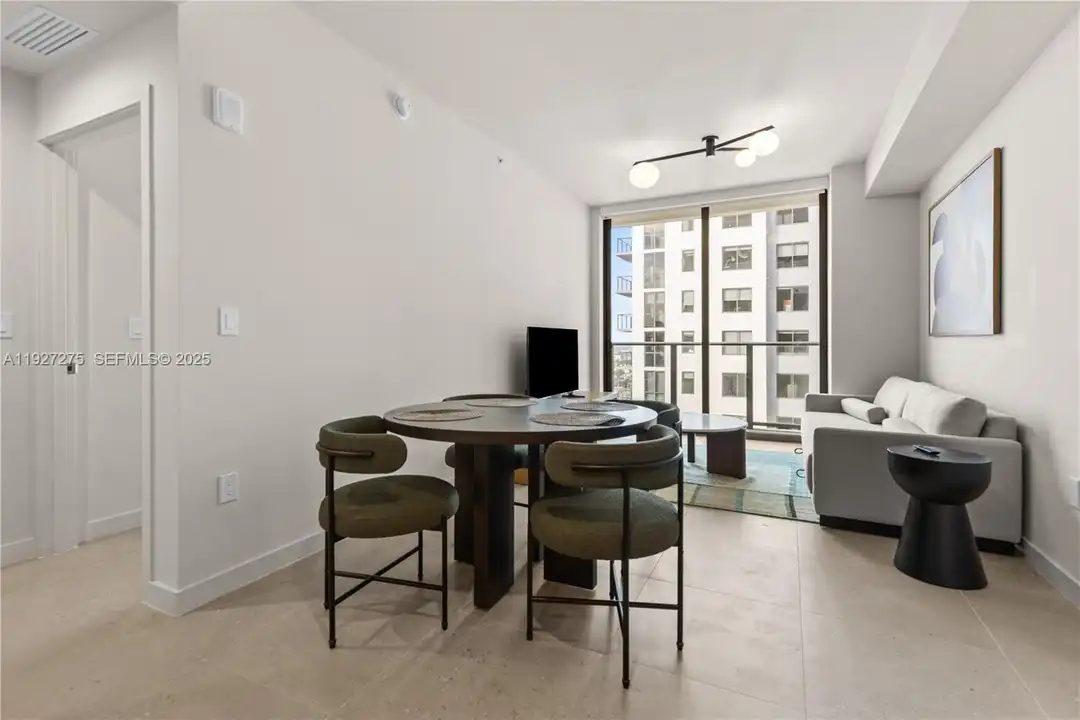 11 NE 6th St #3213 – pohled 4