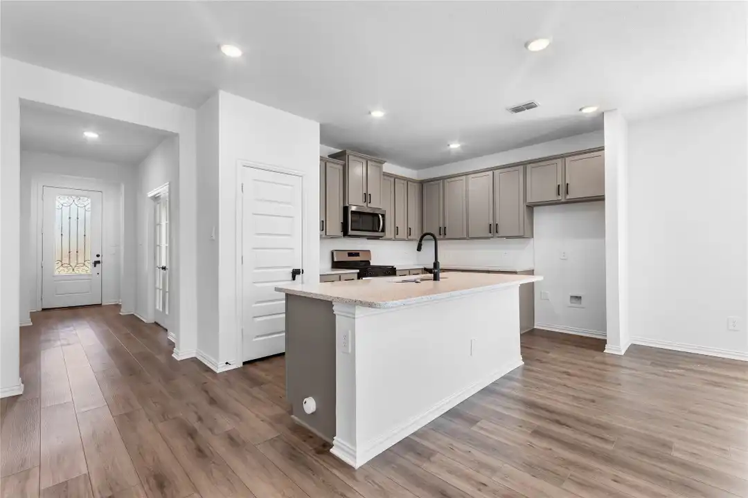 1227 Stockton Trl - More